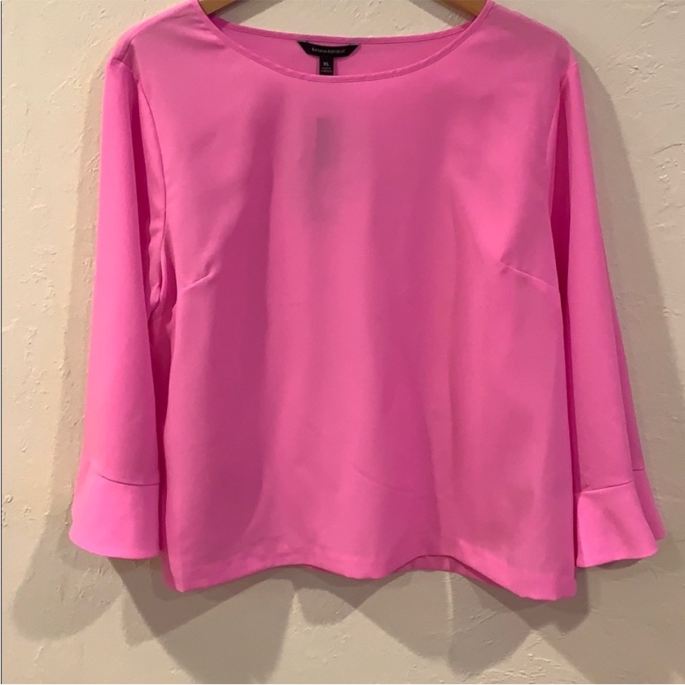 Banana Republic pink flutter sleeve top. Size XL